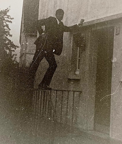 Junger mann posiert - mann, steht