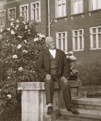 Alter mann greis sitzt - greis, beine